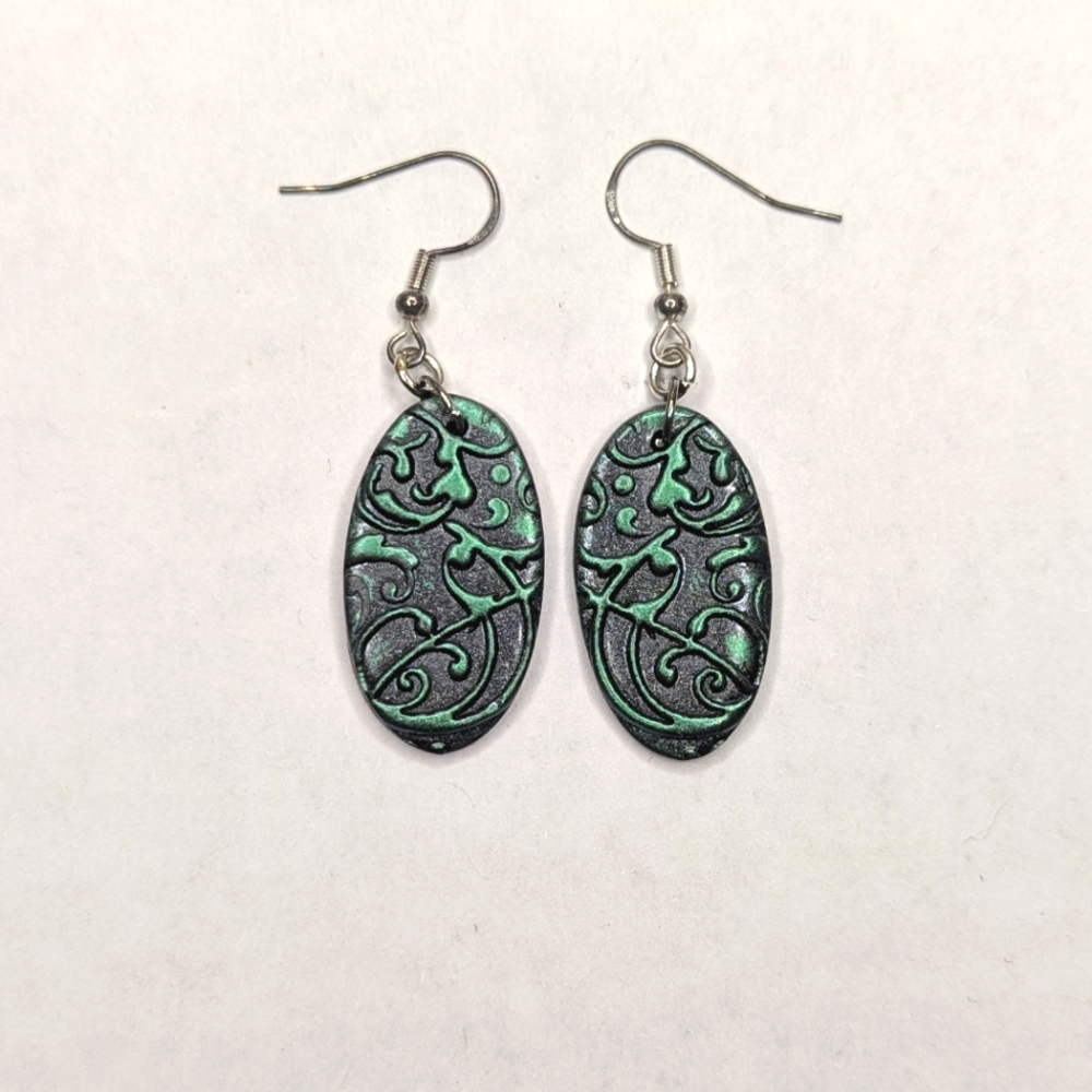 Gothic Green Oval Earrings - Picture 4 of 9